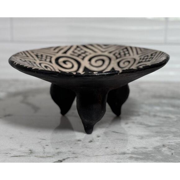 Early Native American (?) Hand Painted Tri-Footed Large Pottery Bowl - Picture 6 of 10